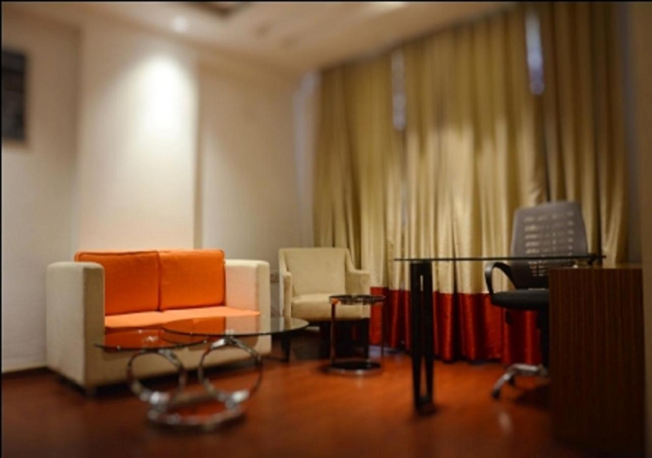 Hotel Amora - Rajnandgaon Raj Nandgaon Ngoại thất bức ảnh