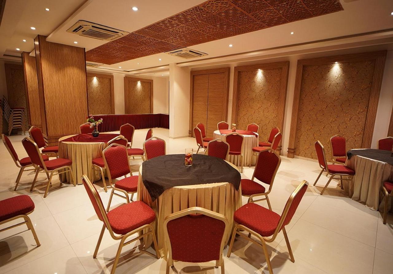 Hotel Amora - Rajnandgaon Raj Nandgaon Ngoại thất bức ảnh