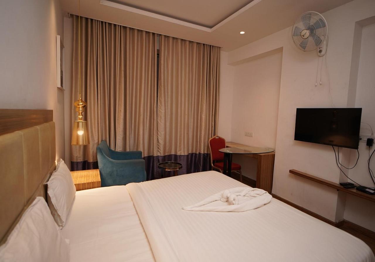 Hotel Amora - Rajnandgaon Raj Nandgaon Ngoại thất bức ảnh