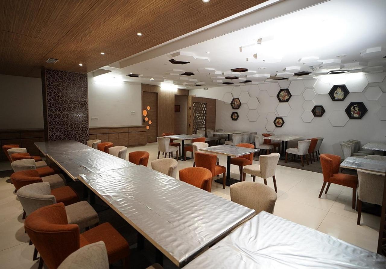 Hotel Amora - Rajnandgaon Raj Nandgaon Ngoại thất bức ảnh